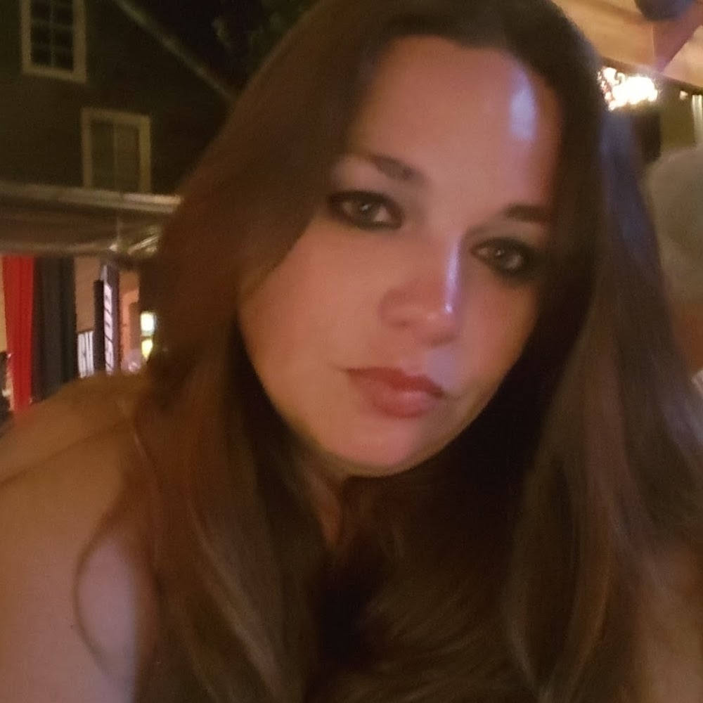 Meet your Posher, Chanel